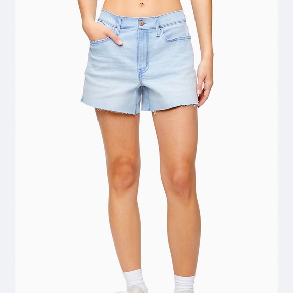 NWT Calvin Klein Jeans High Rise Cut Off Light Wash Short - Picture 1 of 8